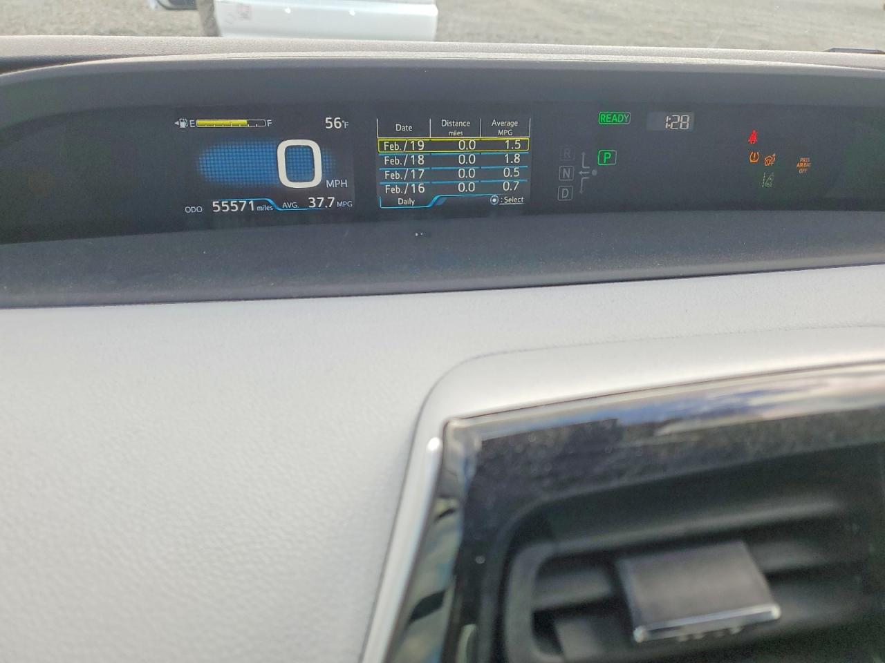 2019 TOYOTA PRIUS photo 9