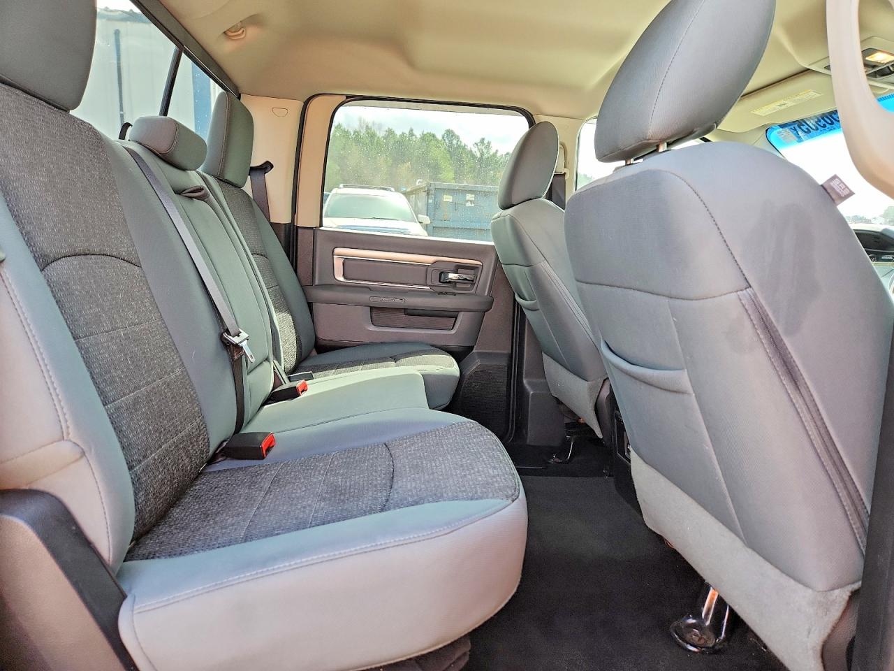 2015 RAM 1500 SLT photo 10