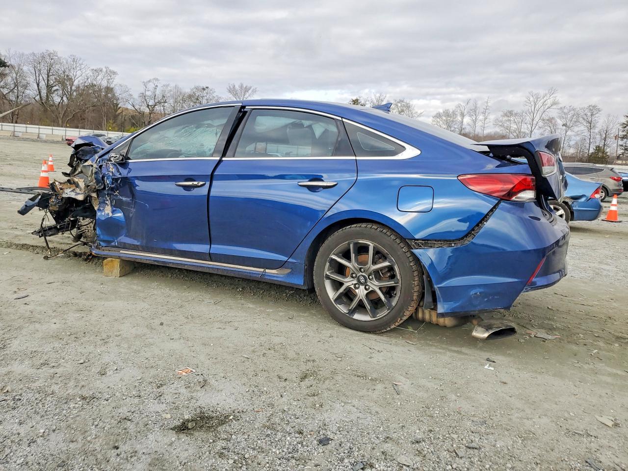 2018 HYUNDAI SONATA SPORT photo 2