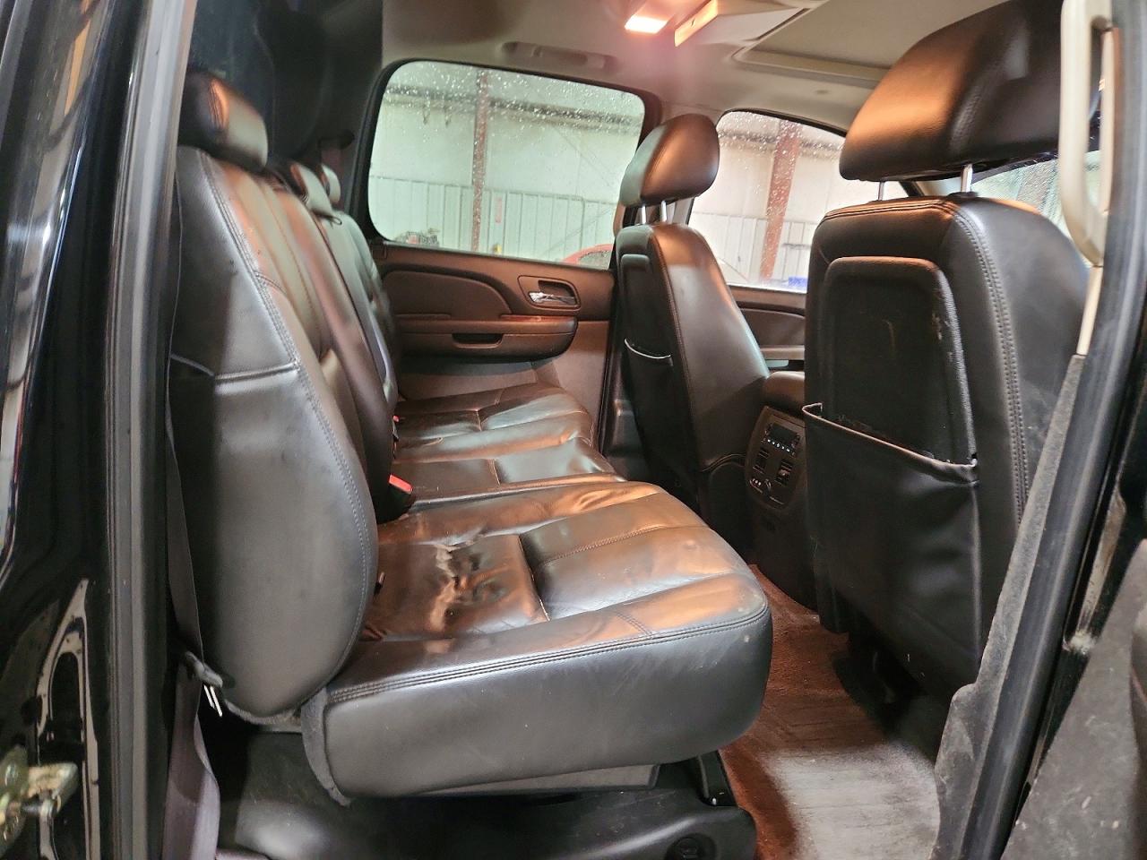 2011 CHEVROLET AVALANCHE LT photo 10