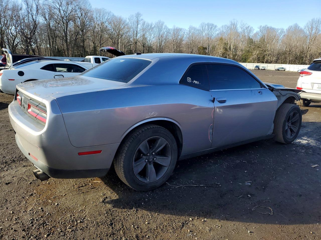 2016 DODGE CHALLENGER SXT photo 5