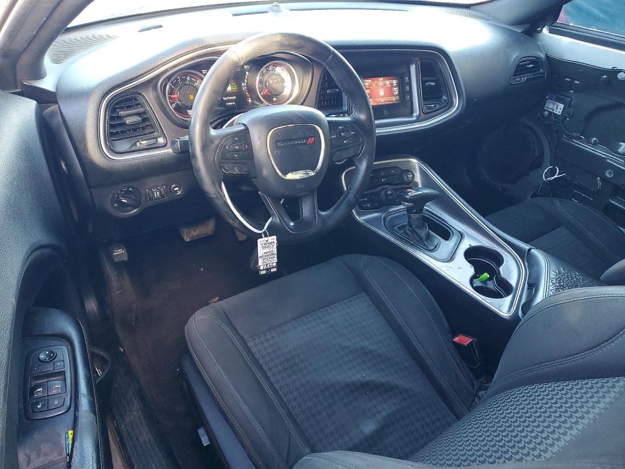 2016 DODGE CHALLENGER SXT photo 15