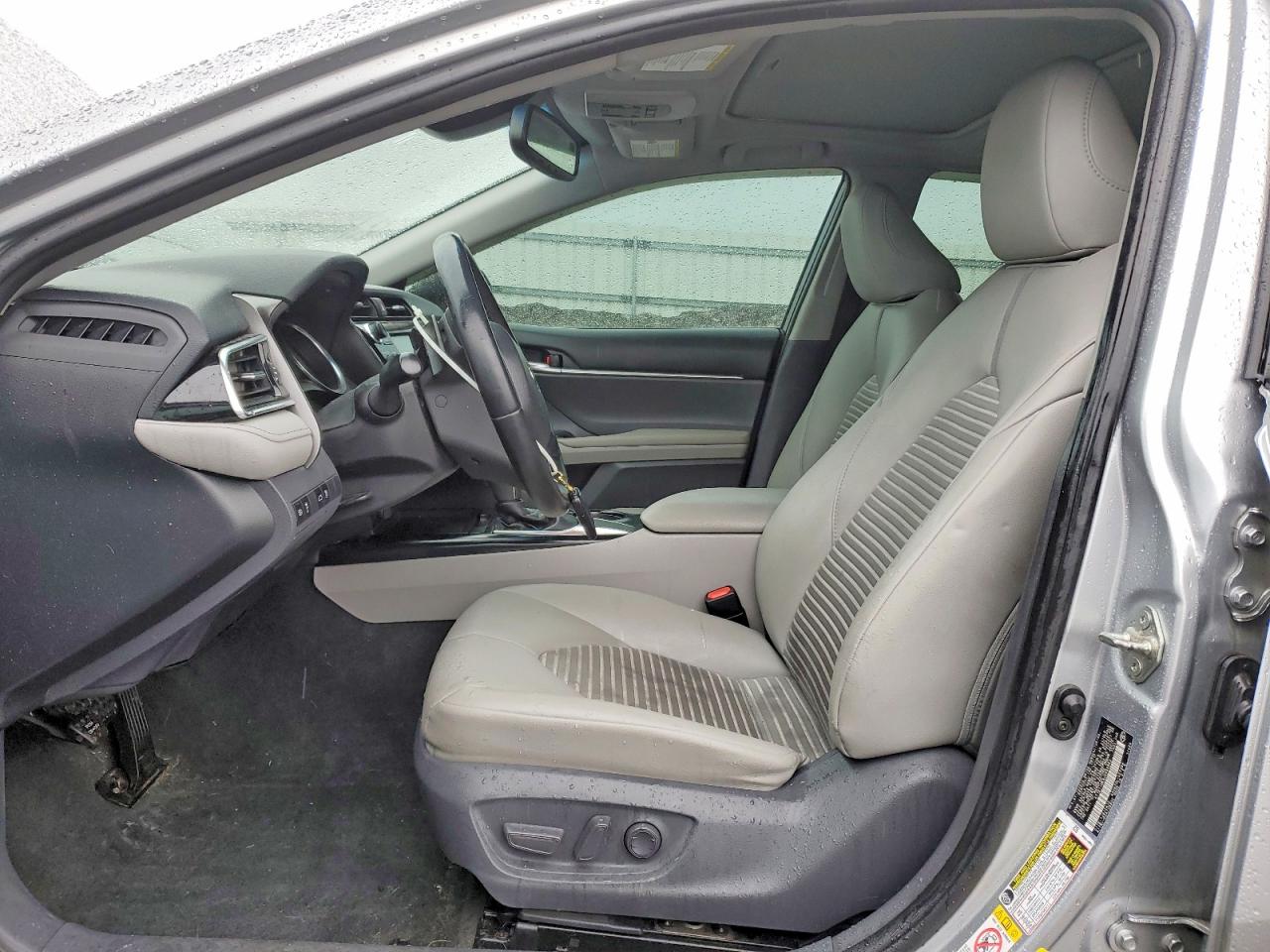 2018 TOYOTA CAMRY L photo 13