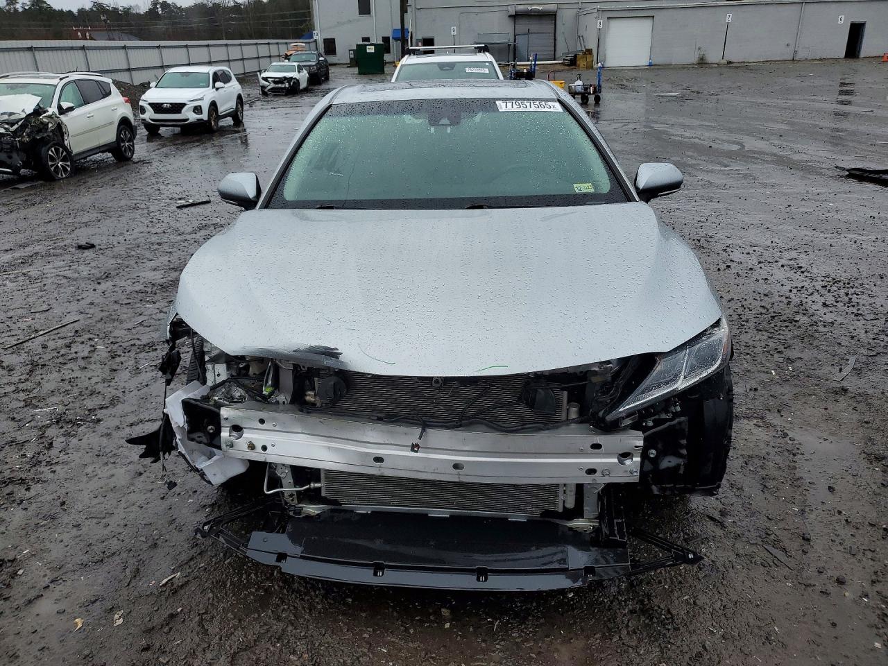 2018 TOYOTA CAMRY L photo 9