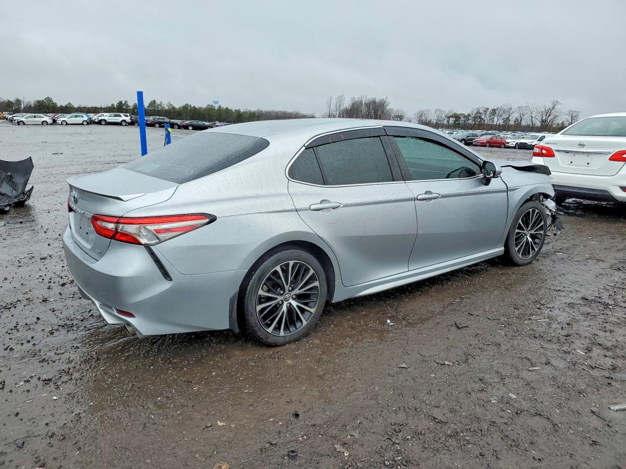 2018 TOYOTA CAMRY L photo 5
