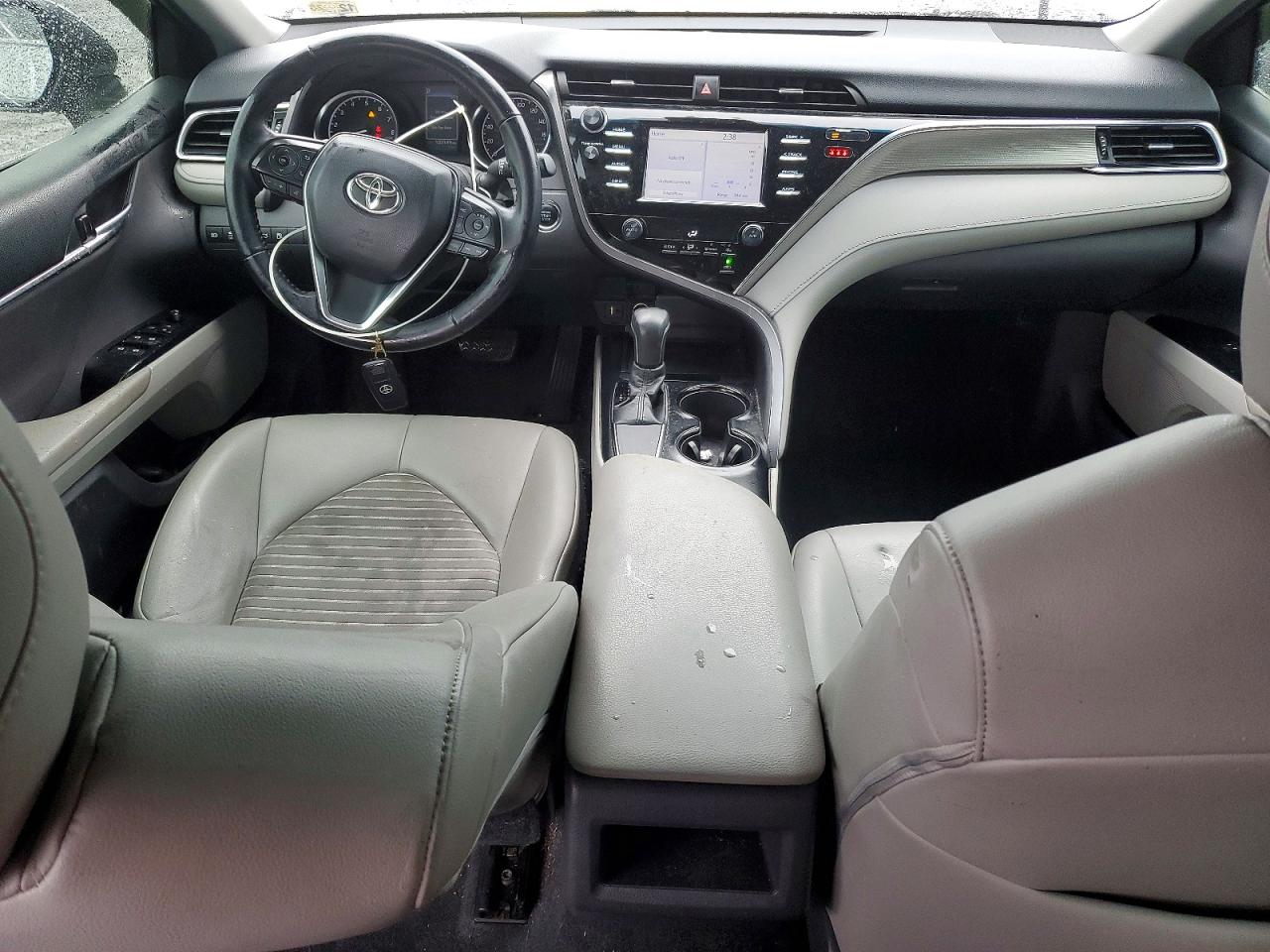2018 TOYOTA CAMRY L photo 15