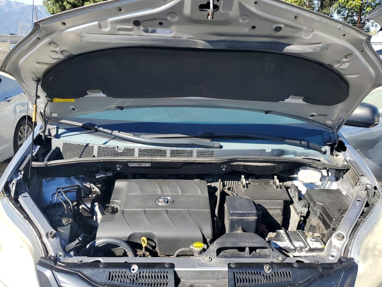 2013 TOYOTA SIENNA photo 23