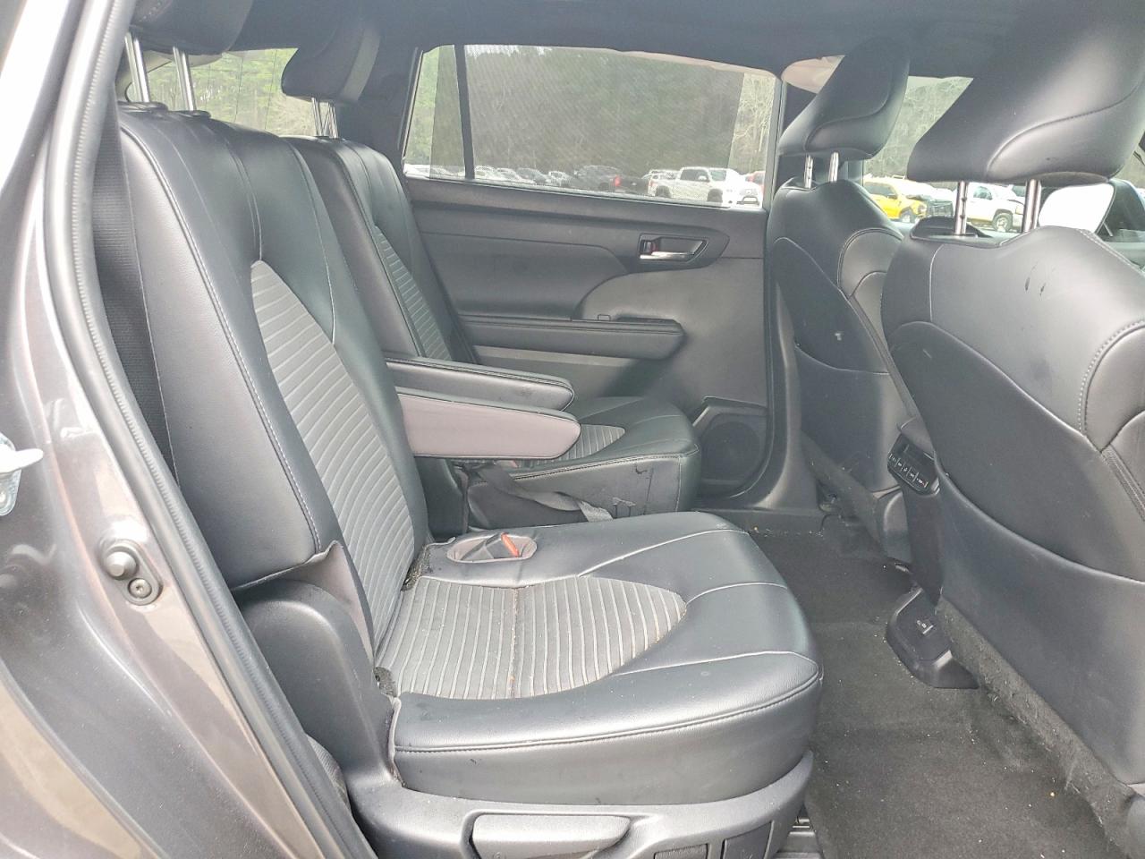 2023 TOYOTA HIGHLANDER L photo 11