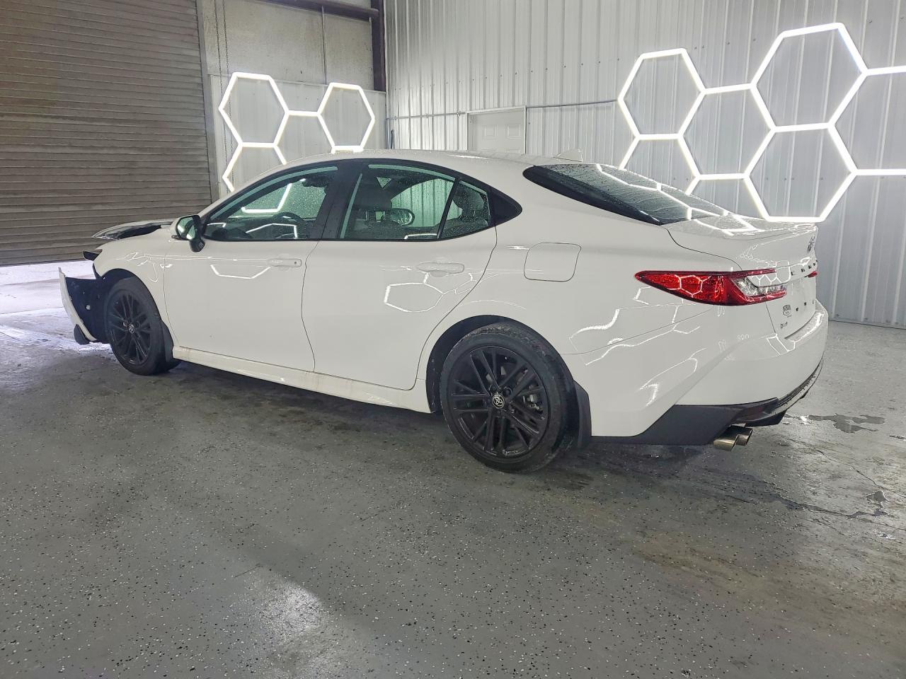 2025 TOYOTA CAMRY SE photo 4