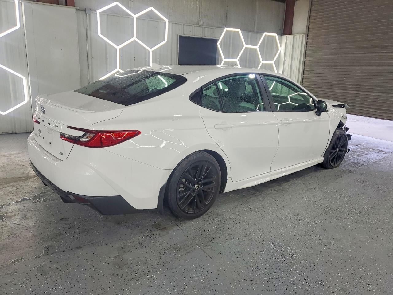 2025 TOYOTA CAMRY SE photo 7