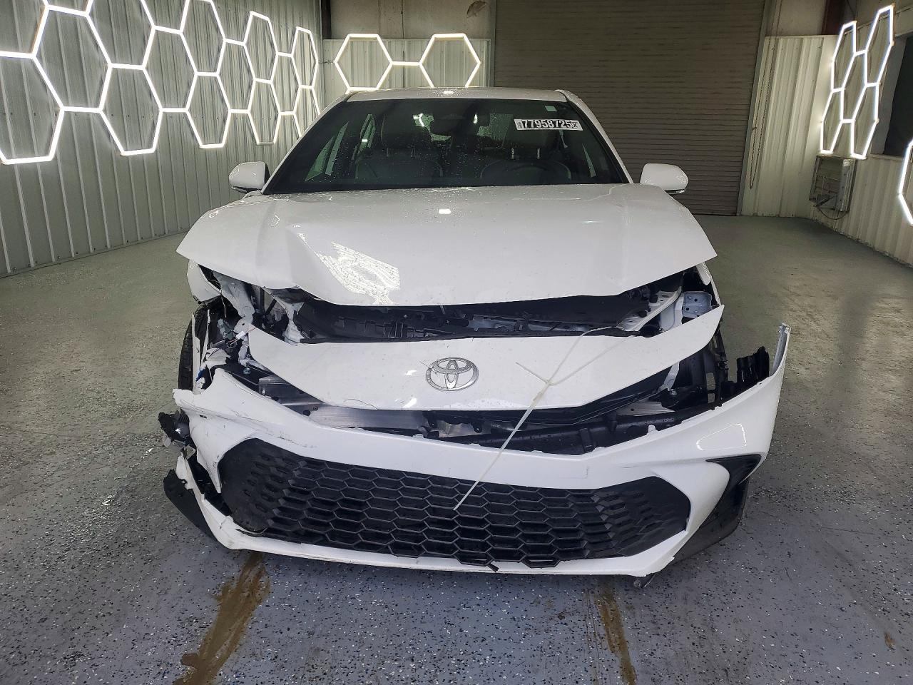 2025 TOYOTA CAMRY SE photo 13