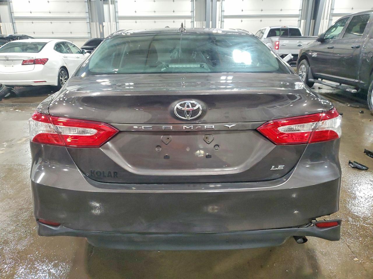 2019 TOYOTA CAMRY LE photo 11