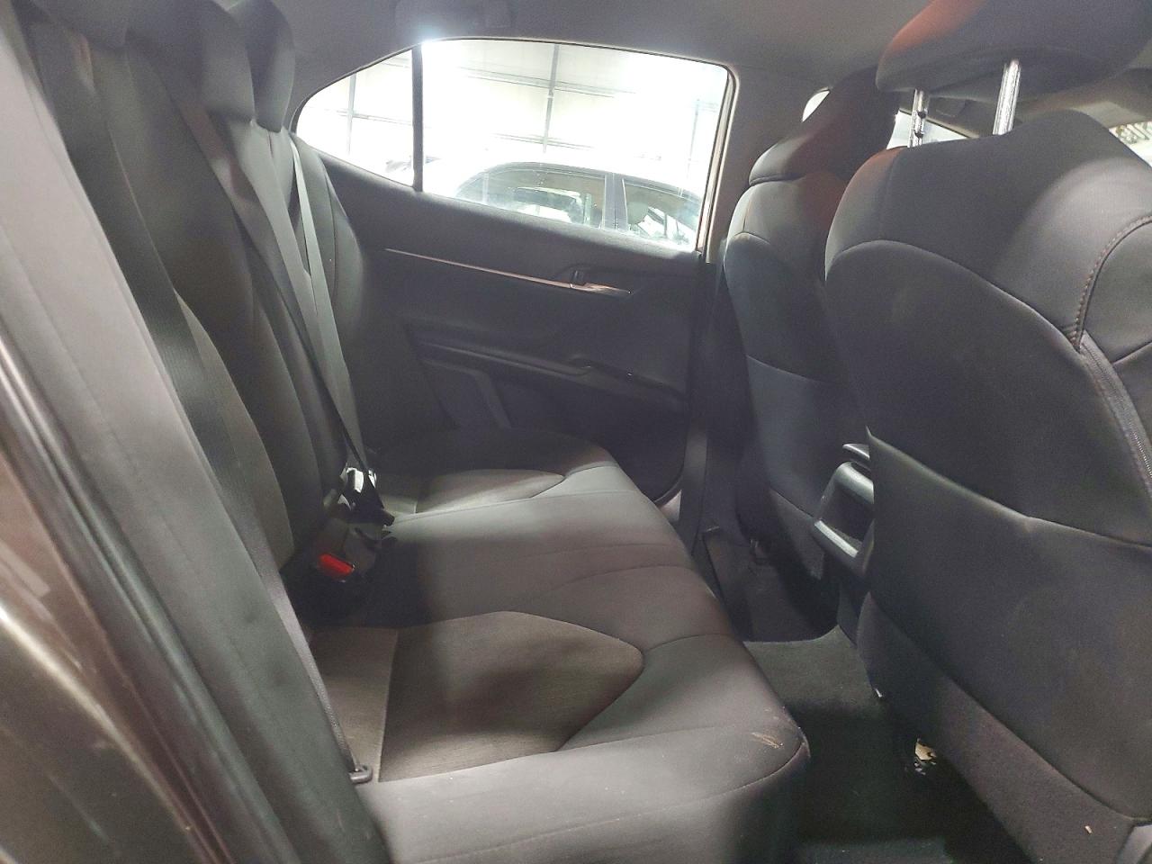 2019 TOYOTA CAMRY LE photo 19