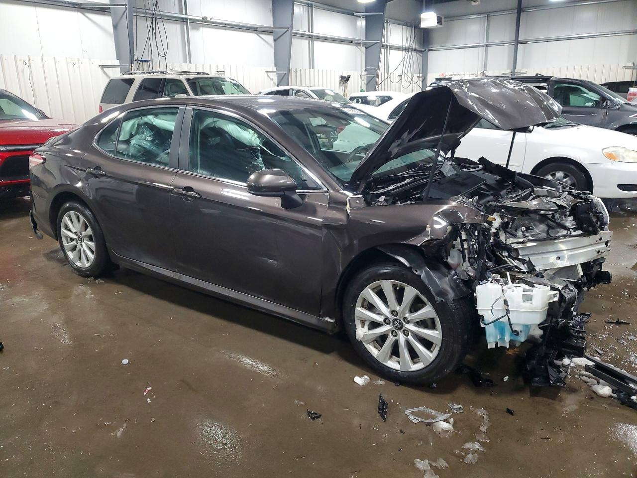2019 TOYOTA CAMRY LE photo 7