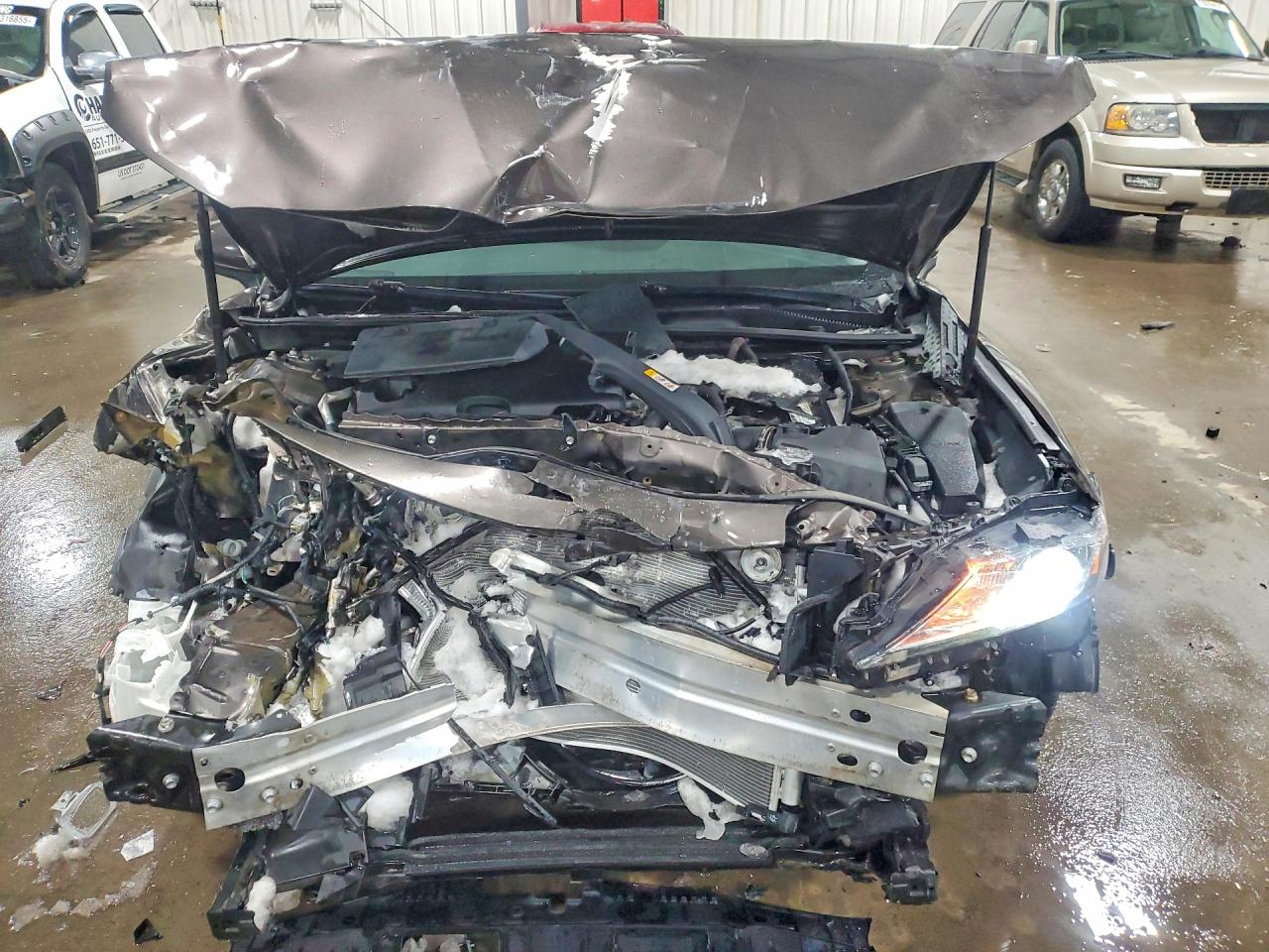 2019 TOYOTA CAMRY LE photo 9