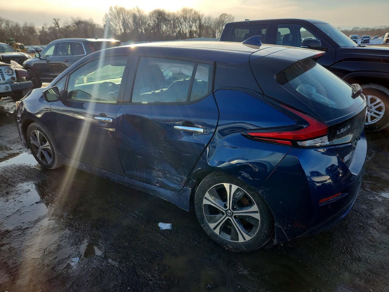 2020 NISSAN LEAF SV PLUS photo 2