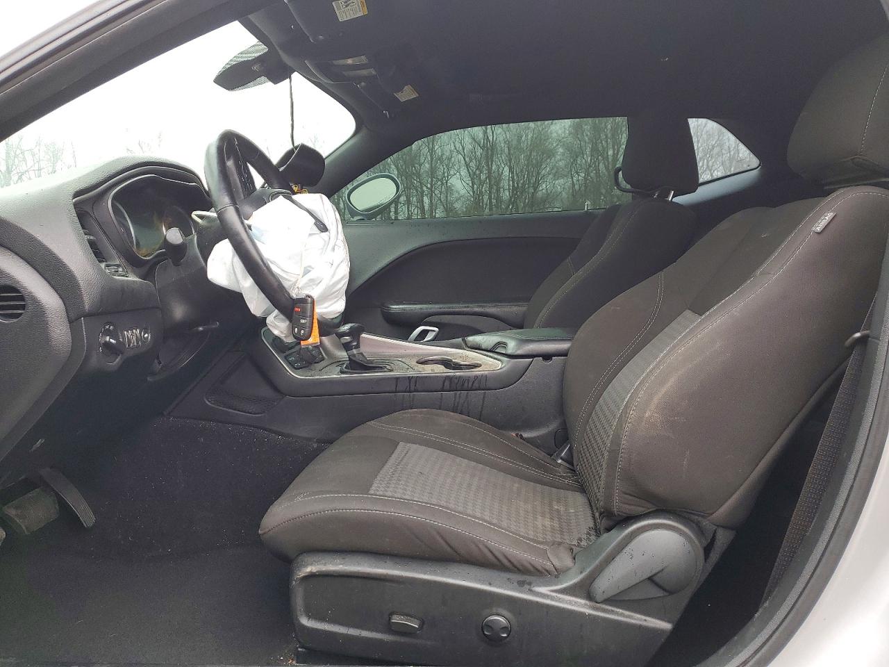 2022 DODGE CHALLENGER SXT photo 13