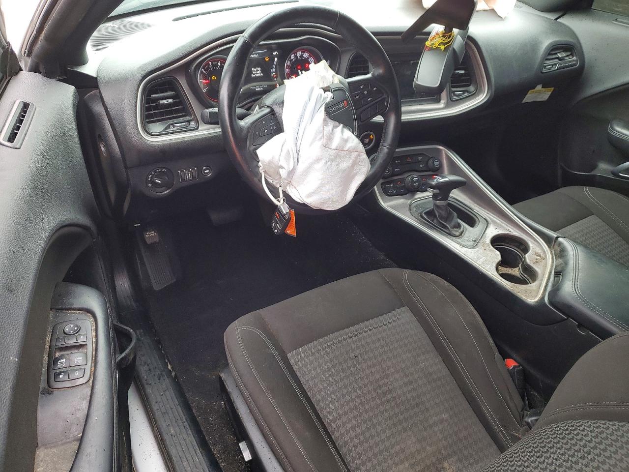 2022 DODGE CHALLENGER SXT photo 15