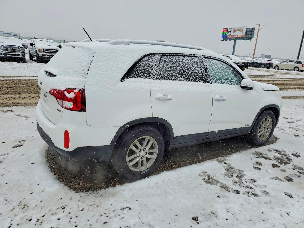 2014 KIA SORENTO LX photo 5