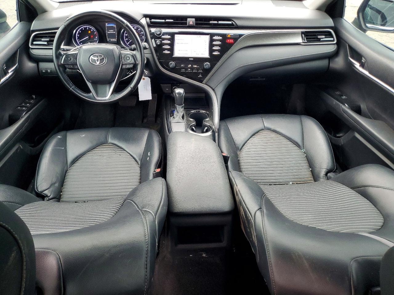 2020 TOYOTA CAMRY SE photo 15