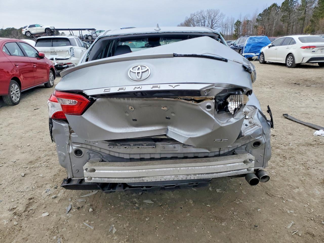 2020 TOYOTA CAMRY SE photo 11