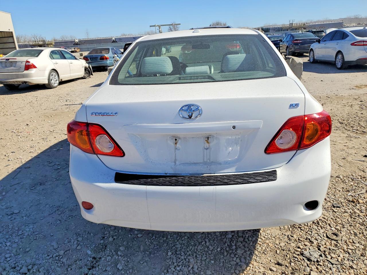 2010 TOYOTA COROLLA LE photo 11