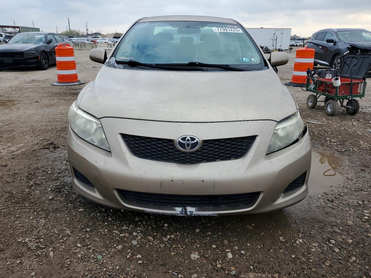 2010 TOYOTA COROLLA LE photo 5