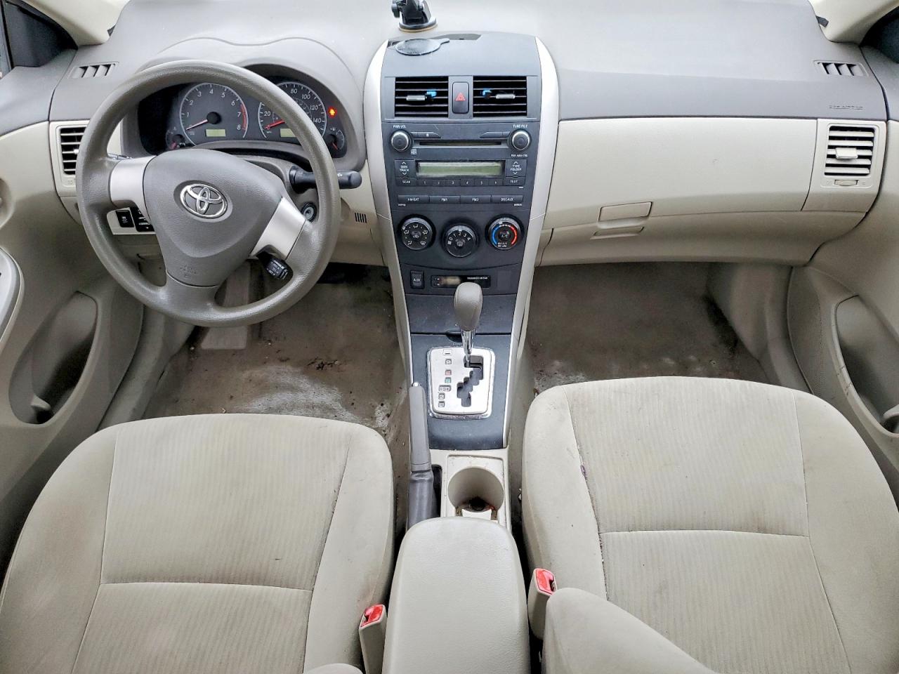 2010 TOYOTA COROLLA LE photo 8