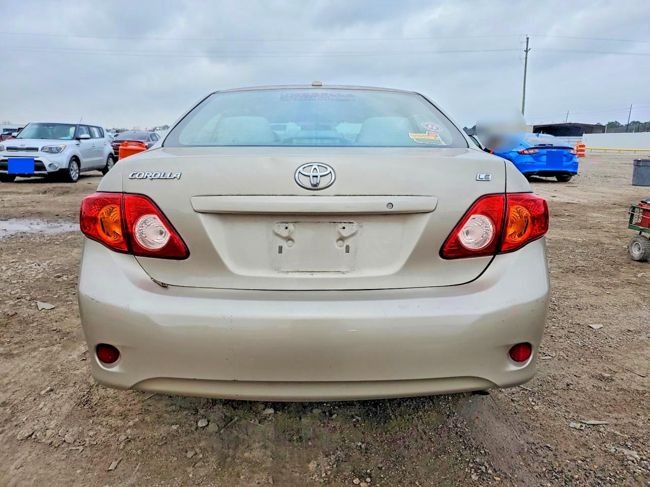2010 TOYOTA COROLLA LE photo 6