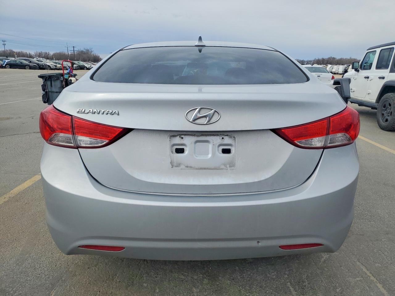 2013 HYUNDAI ELANTRA GLS photo 6