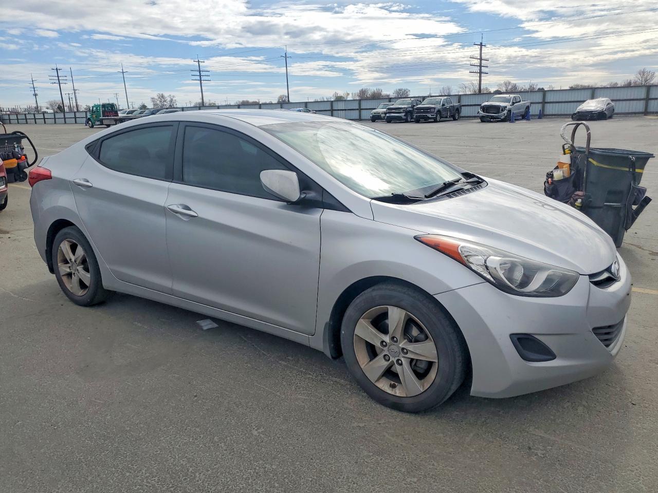 2013 HYUNDAI ELANTRA GLS photo 4