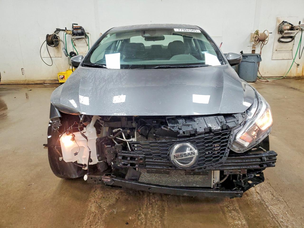 2021 NISSAN VERSA SV photo 9