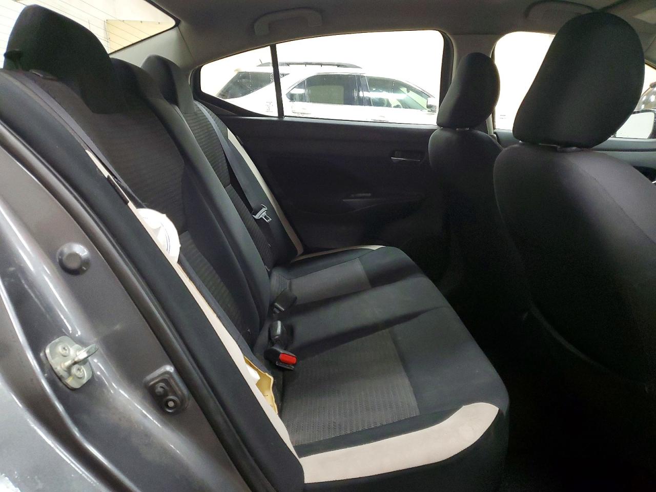 2021 NISSAN VERSA SV photo 19