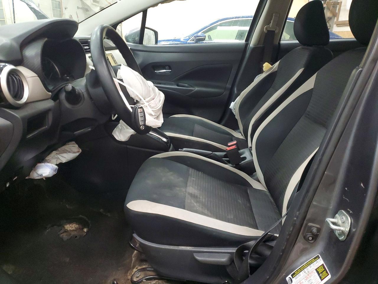 2021 NISSAN VERSA SV photo 13