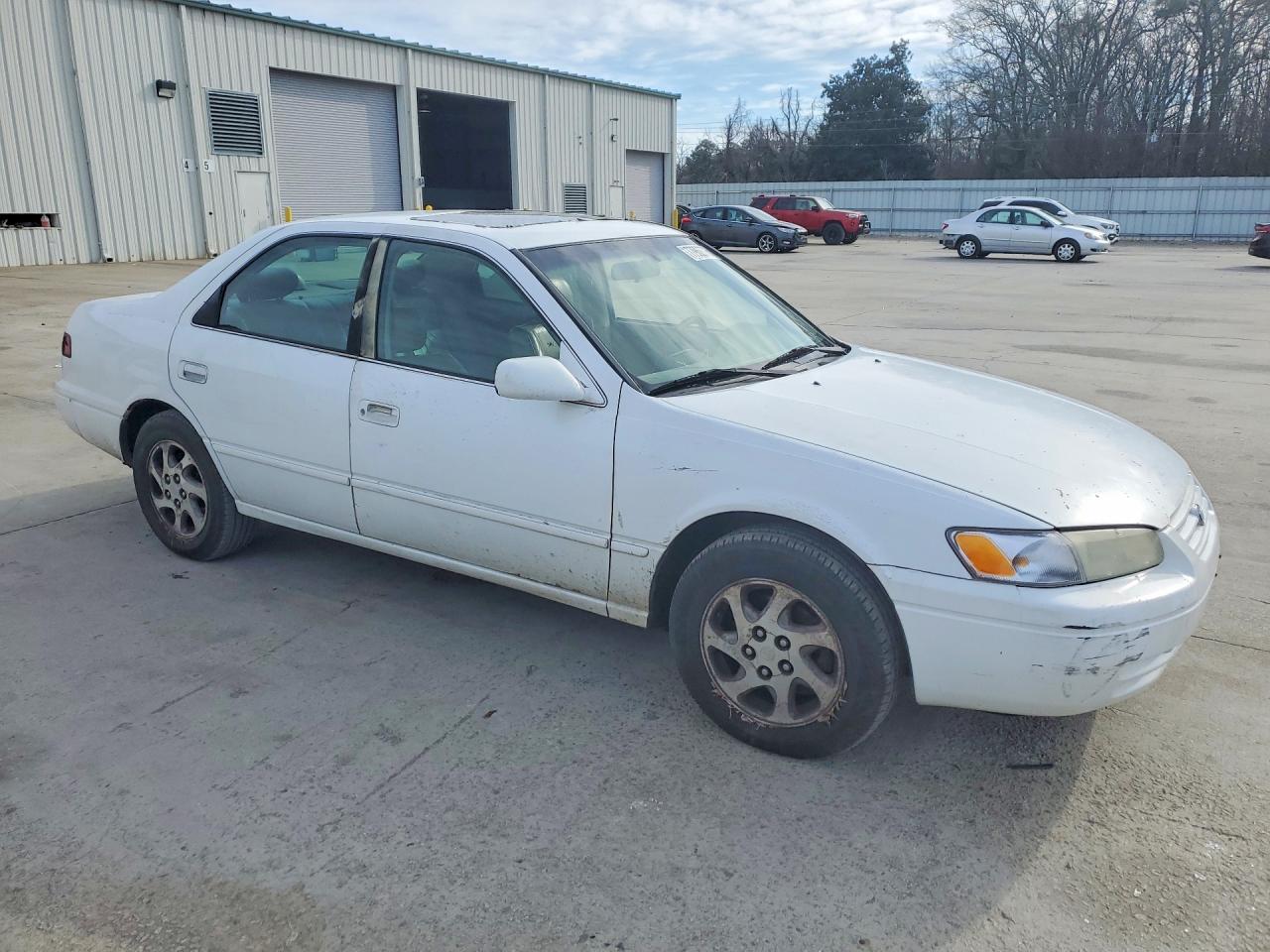 1997 TOYOTA CAMRY CE photo 4