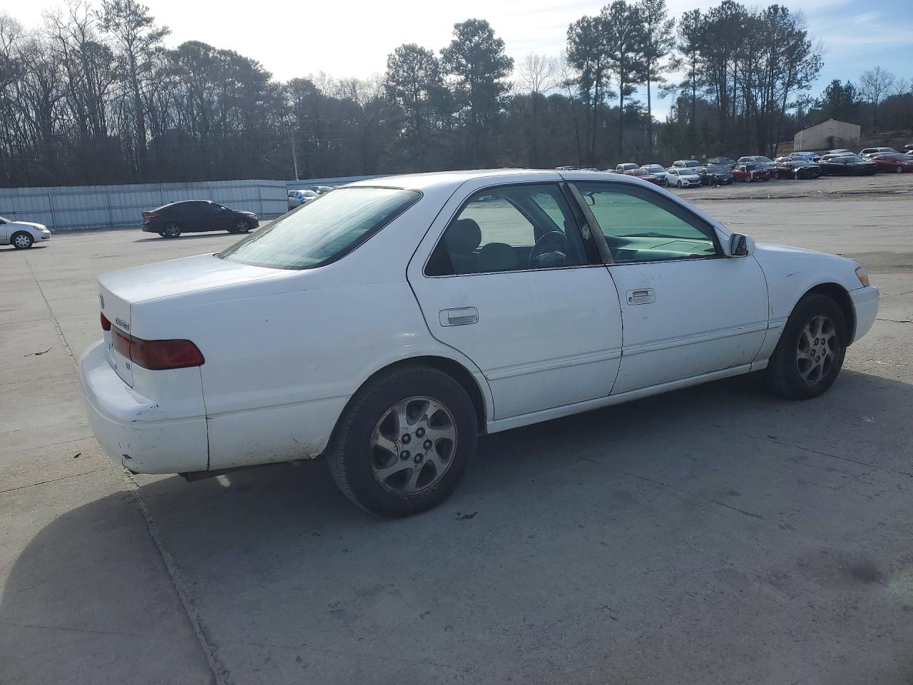1997 TOYOTA CAMRY CE photo 3