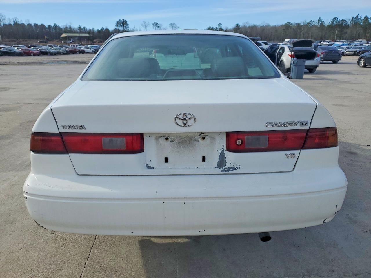 1997 TOYOTA CAMRY CE photo 6