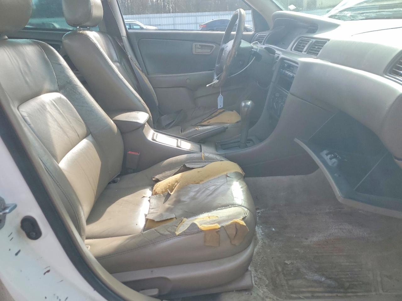 1997 TOYOTA CAMRY CE photo 7