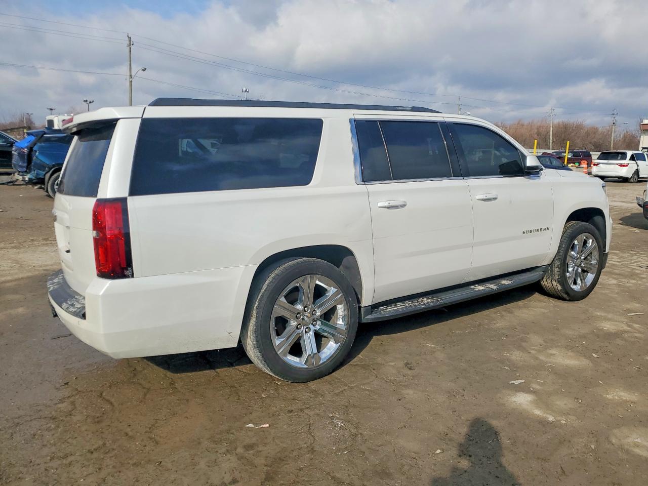 2018 CHEVROLET SUBURBAN K1500 LT photo 3
