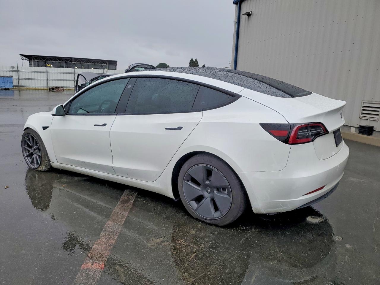 2023 TESLA MODEL 3 photo 2