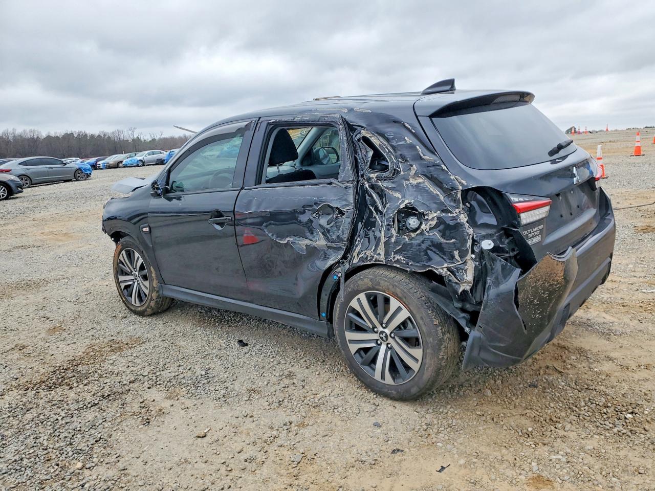 2024 MITSUBISHI OUTLANDER SPORT S/SE photo 3
