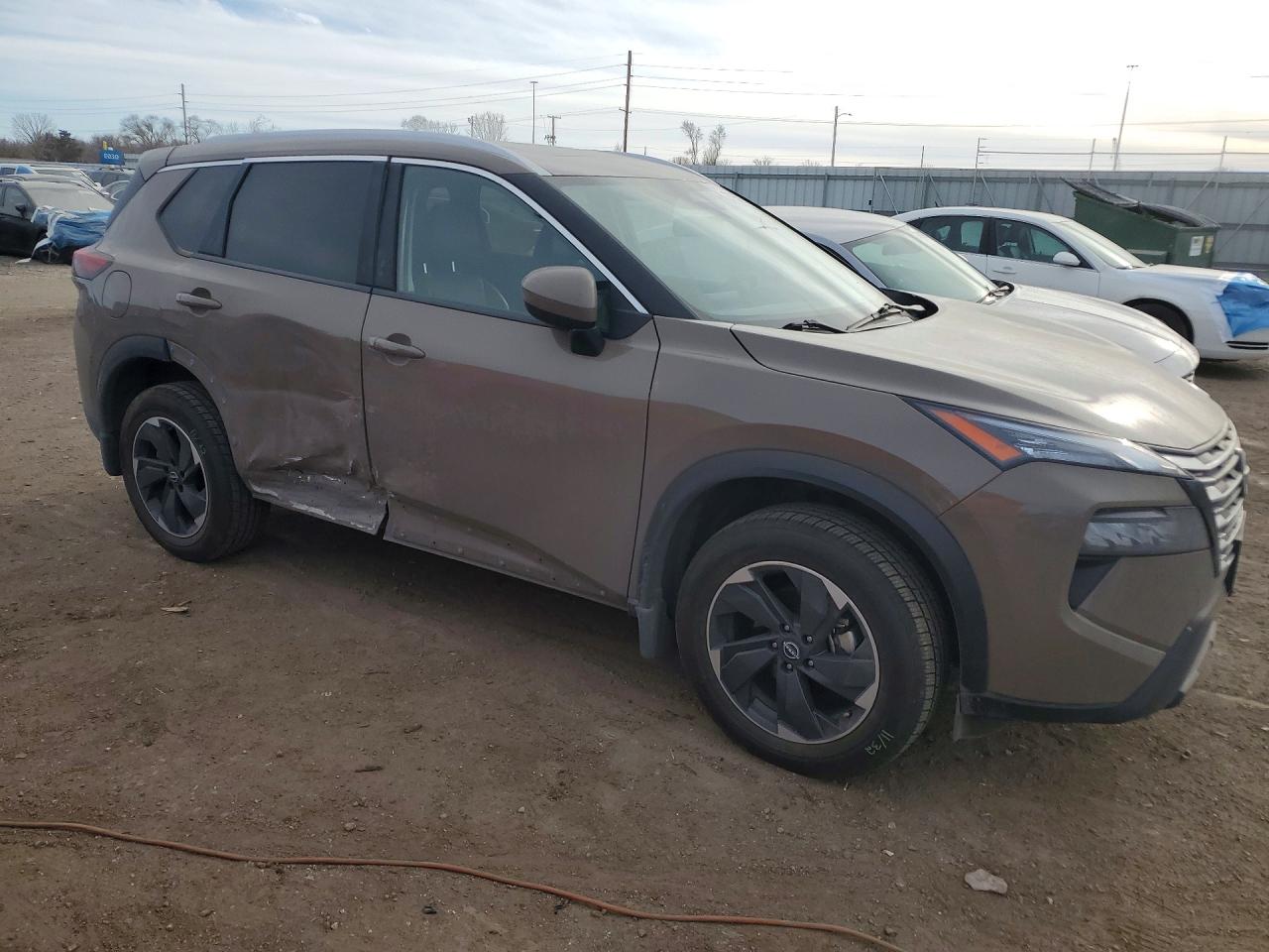 2024 NISSAN ROGUE SV photo 4