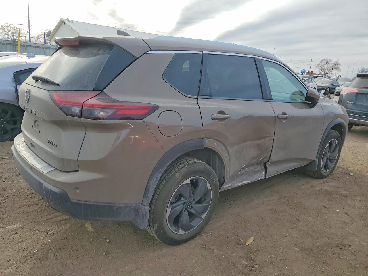 2024 NISSAN ROGUE SV photo 3