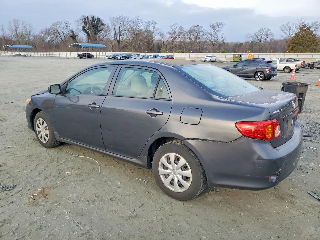 2010 TOYOTA COROLLA LE photo 4