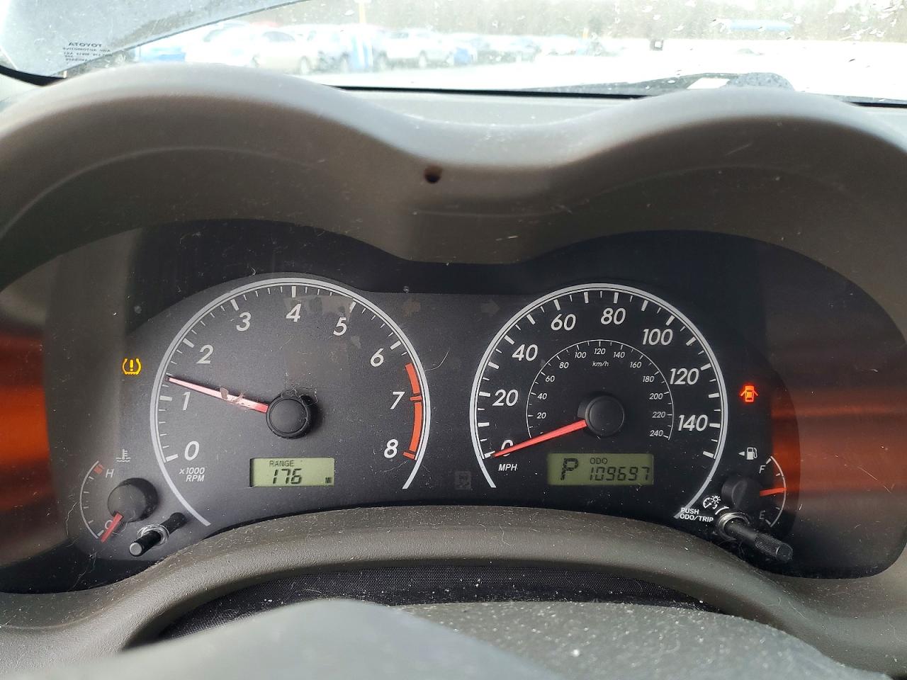 2010 TOYOTA COROLLA LE photo 25