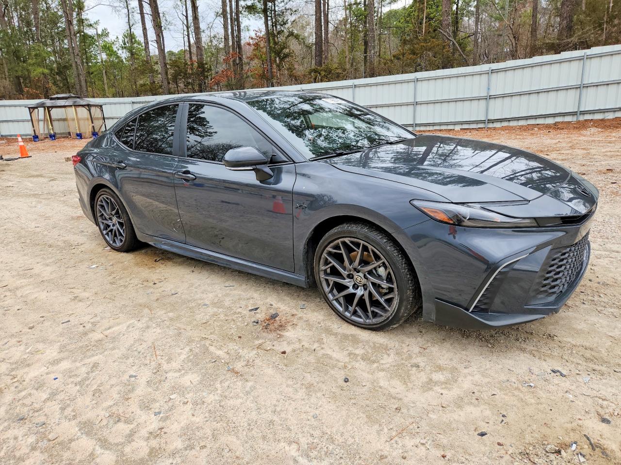 2025 TOYOTA CAMRY SE photo 4