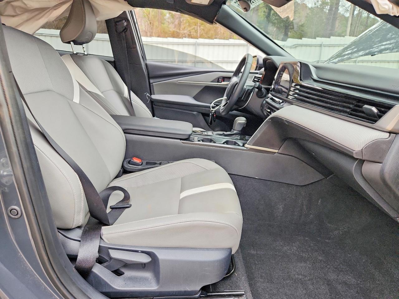 2025 TOYOTA CAMRY SE photo 7