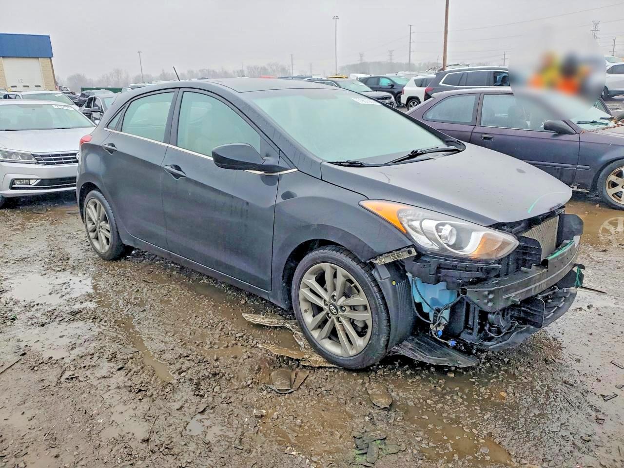 2017 HYUNDAI ELANTRA GT photo 4
