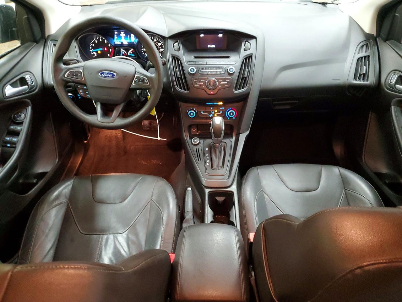 2015 FORD FOCUS SE photo 15