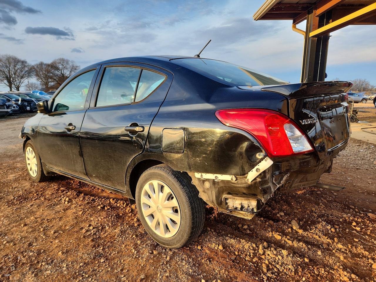 2019 NISSAN VERSA S photo 2